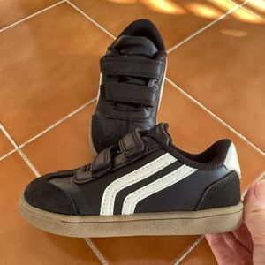 Cat & Jack Kids Black and White Sneakers